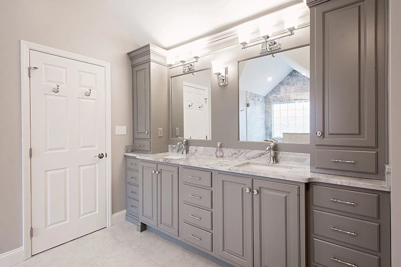 Built In Vanity Bathroom Design