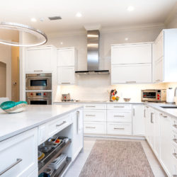 Decorators White Kitchen Cabinets in Venice, Florida