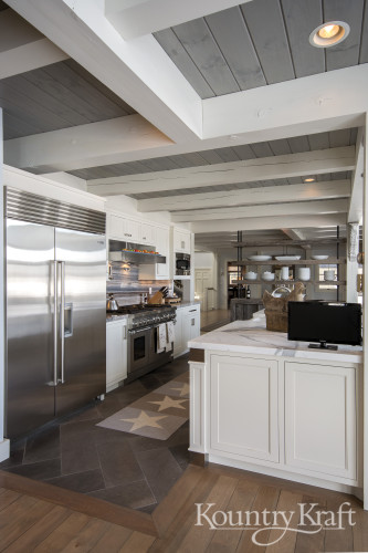 White Cabinets for a kitchen in New Holland, New Hampshire